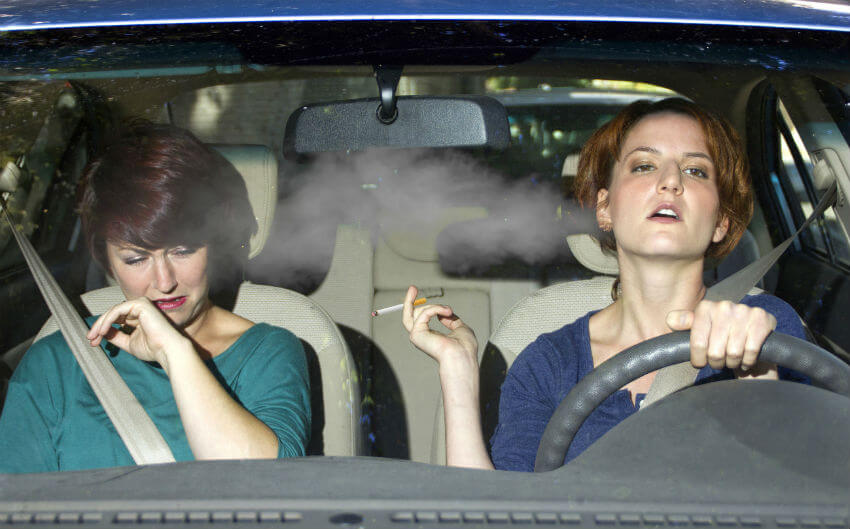 divieto di fumare in auto